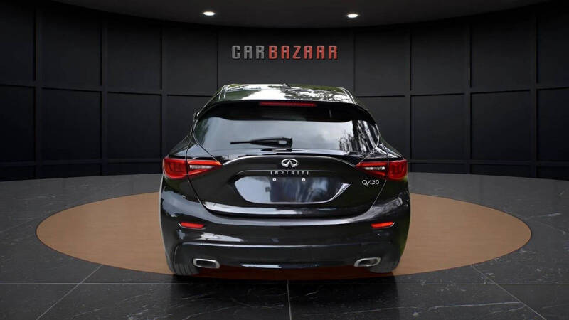 2017 Infiniti QX30 Luxury