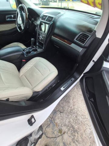 2017 Ford Explorer Platinum