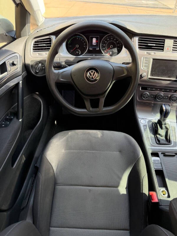 2016 Volkswagen e-Golf SE
