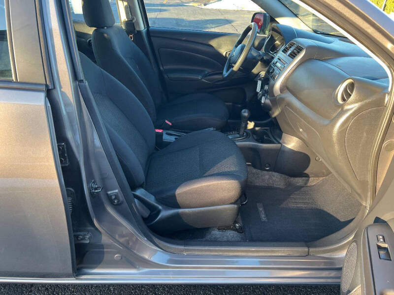 2012 Nissan Versa 1.6 SV