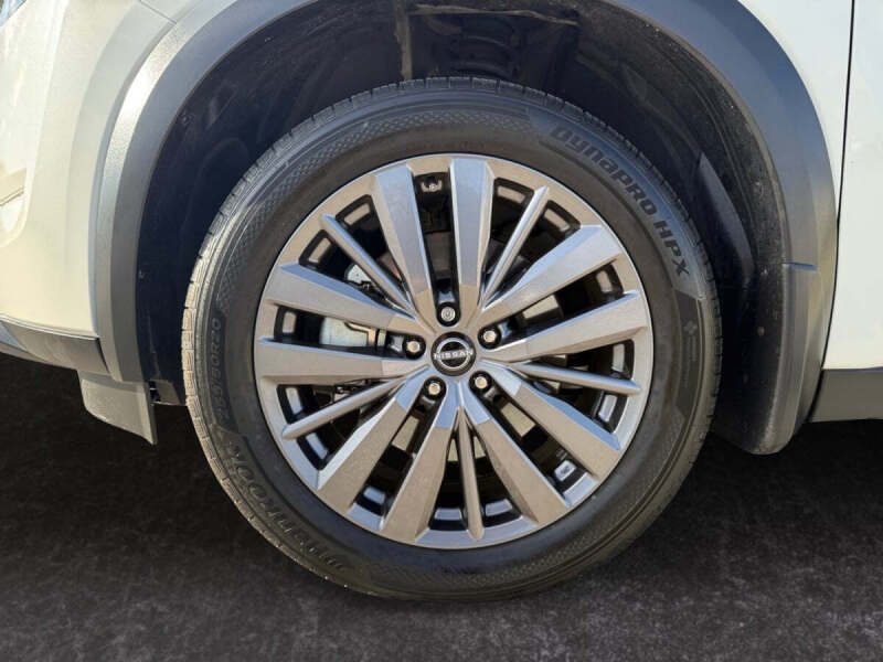 2022 Nissan Pathfinder SL