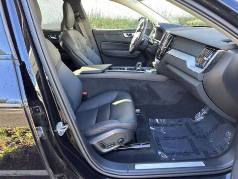 2025 Volvo XC60 B5 Plus Dark Theme