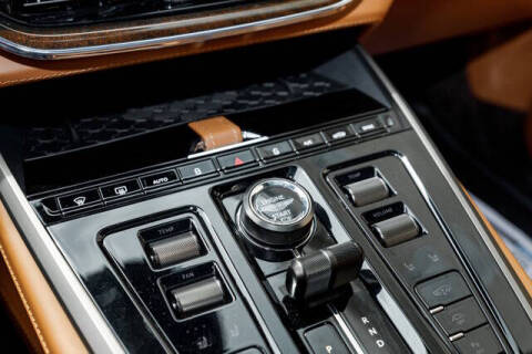 2025 Aston Martin DBX 707