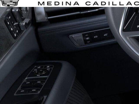2025 Cadillac Escalade IQ Luxury 2