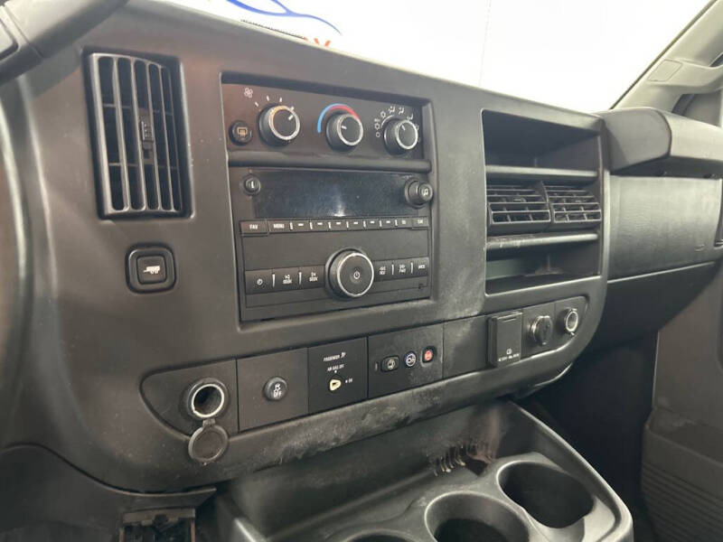 2017 GMC Savana 2500