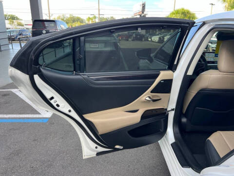 2019 Lexus ES 300h