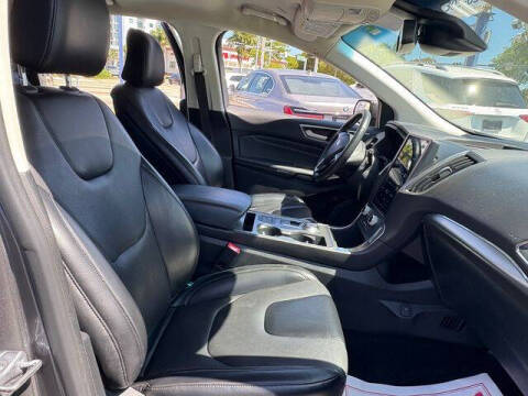 2022 Ford Edge Titanium