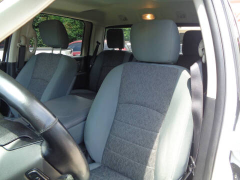 2016 RAM 1500 SLT
