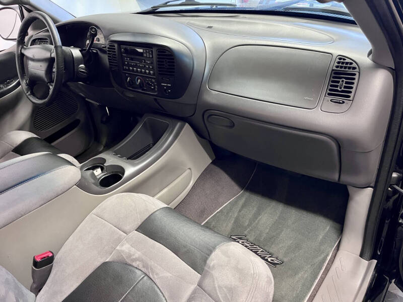 2001 Ford F-150 SVT Lightning