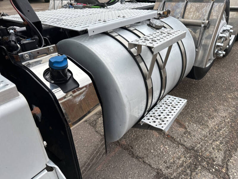 2021 International RH613