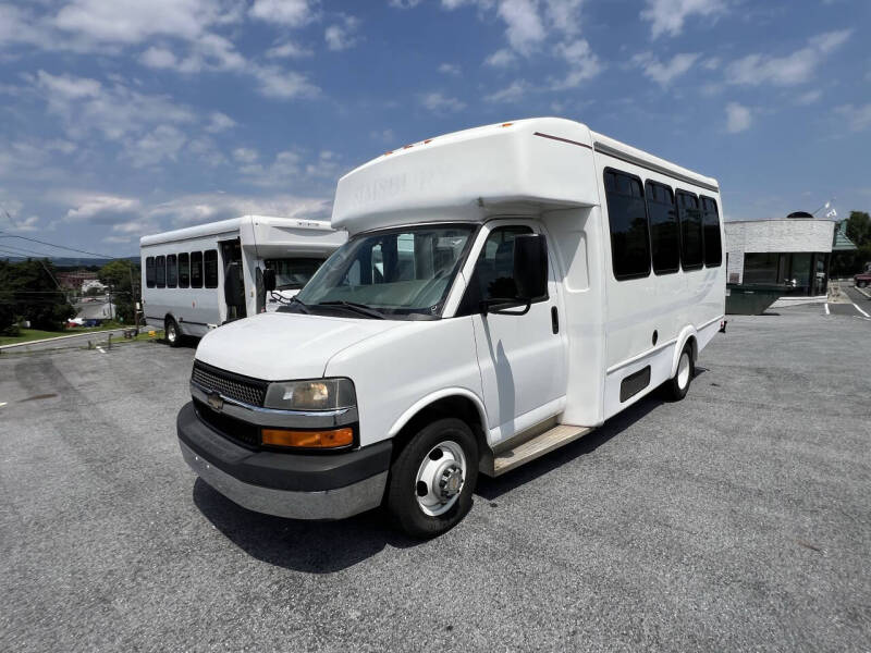 2014 Chevrolet Express C-4500 Shuttle Bus