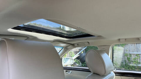 2011 Cadillac DTS Luxury Collection