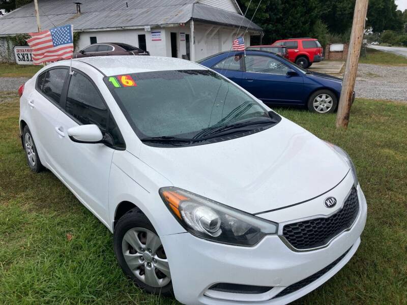 2016 Kia Forte for sale at Mocks Auto in Kernersville NC