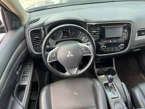 2015 Mitsubishi Outlander SE