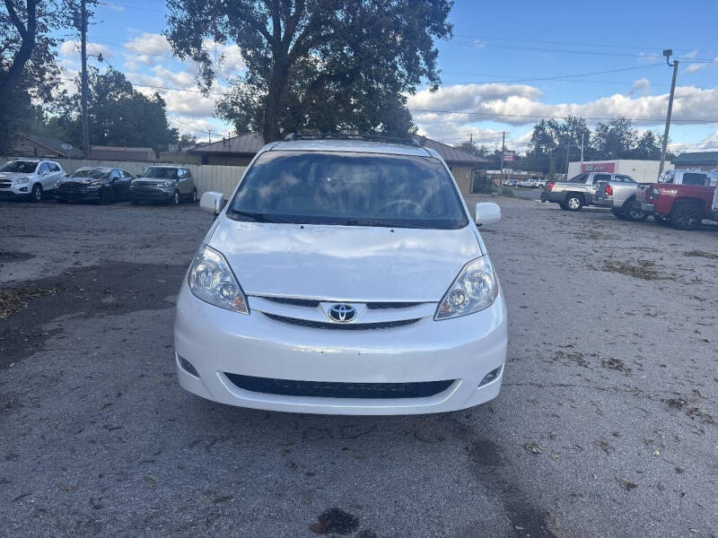 2008 Toyota Sienna XLE