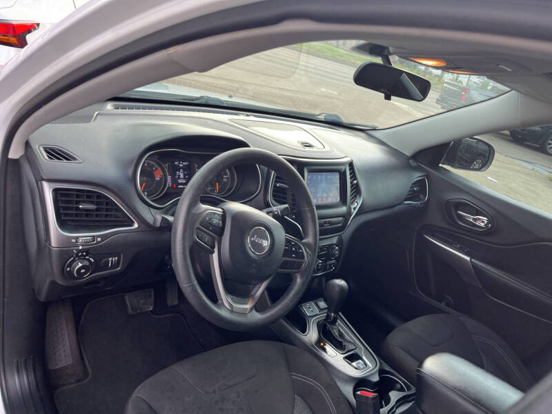 2019 Jeep Cherokee Latitude