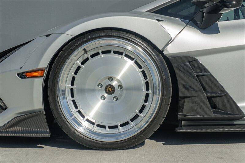 2024 Lamborghini Revuelto