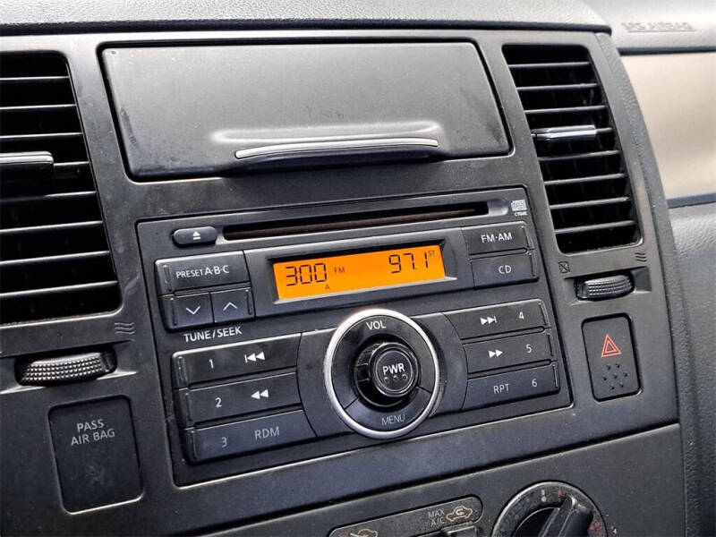 2009 Nissan Versa 1.8 S