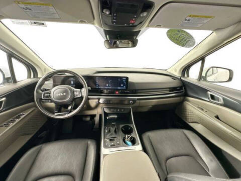 2025 Kia Carnival LXS