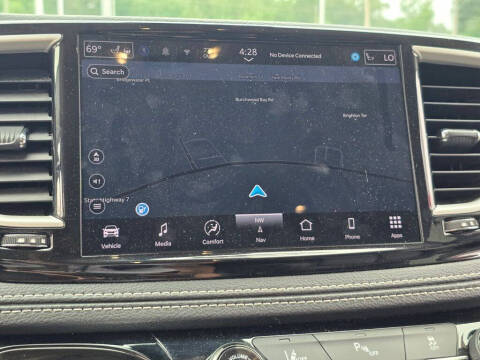 2024 Chrysler Pacifica Plug-In Hybrid Select