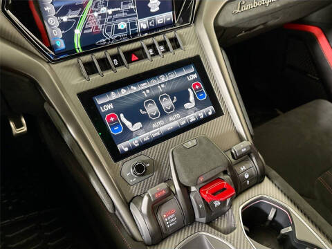 2023 Lamborghini Urus Performante