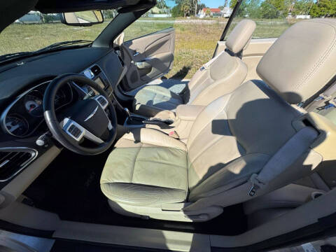 2011 Chrysler 200 Limited