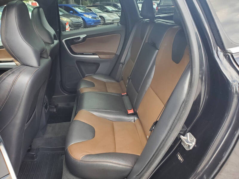 2015 Volvo XC60 T5 Drive-E Premier