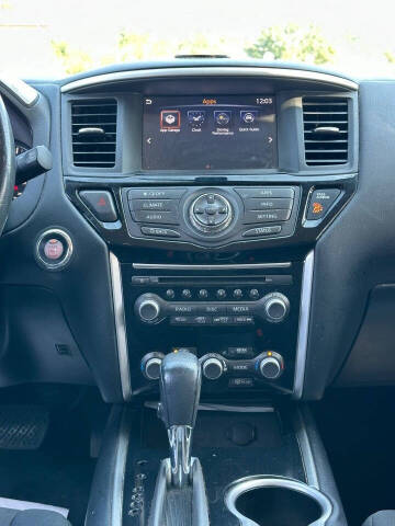 2017 Nissan Pathfinder SV