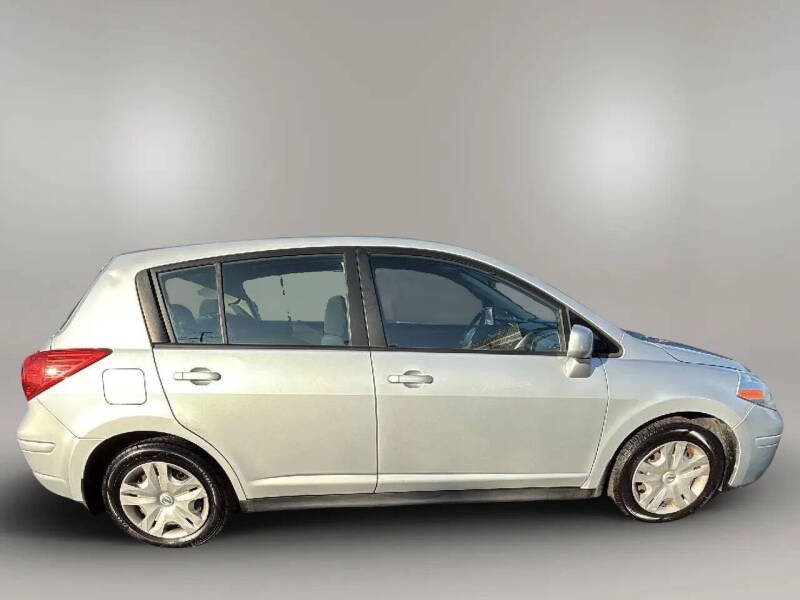 2010 Nissan Versa 1.8 S