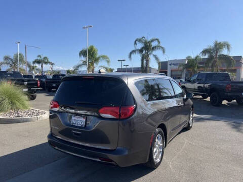 2022 Chrysler Voyager LX