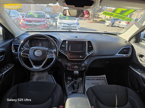 2019 Jeep Cherokee Latitude