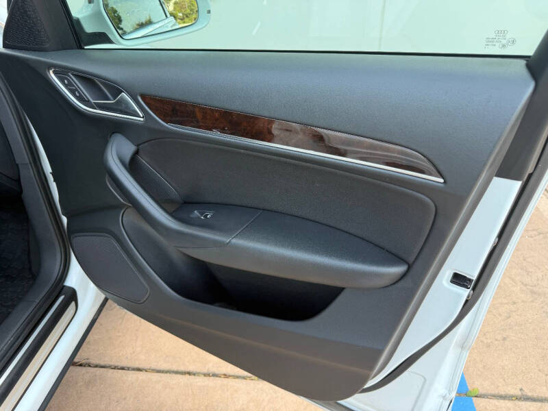 2018 Audi Q3 2.0T quattro Premium Plus