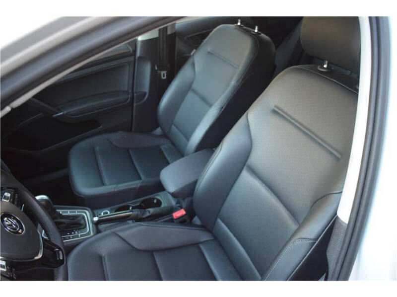 2020 Volkswagen Golf TSI