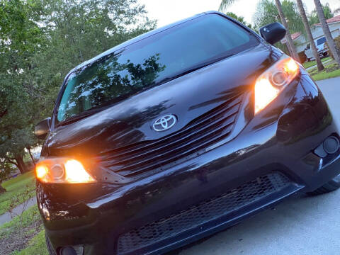2013 Toyota Sienna for sale at HIGH PERFORMANCE MOTORS in Hollywood FL
