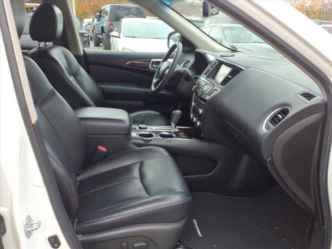 2016 Nissan Pathfinder SL