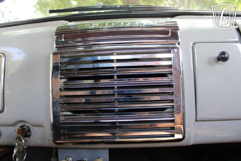 1948 Ford F-1
