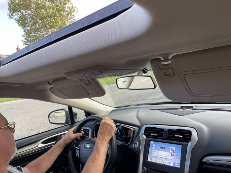 2017 Ford Fusion Hybrid SE