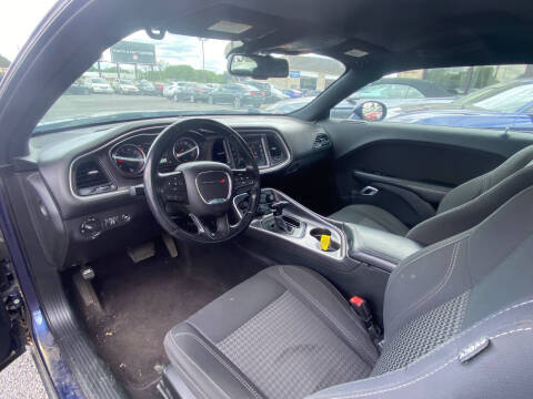 2016 Dodge Challenger SXT Plus