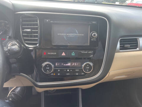 2014 Mitsubishi Outlander SE