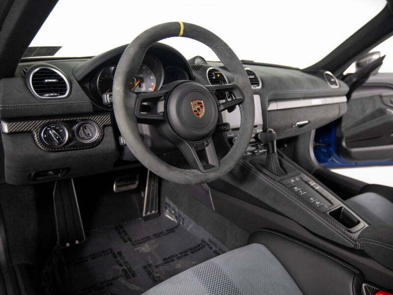 2023 Porsche 718 Cayman GT4 RS