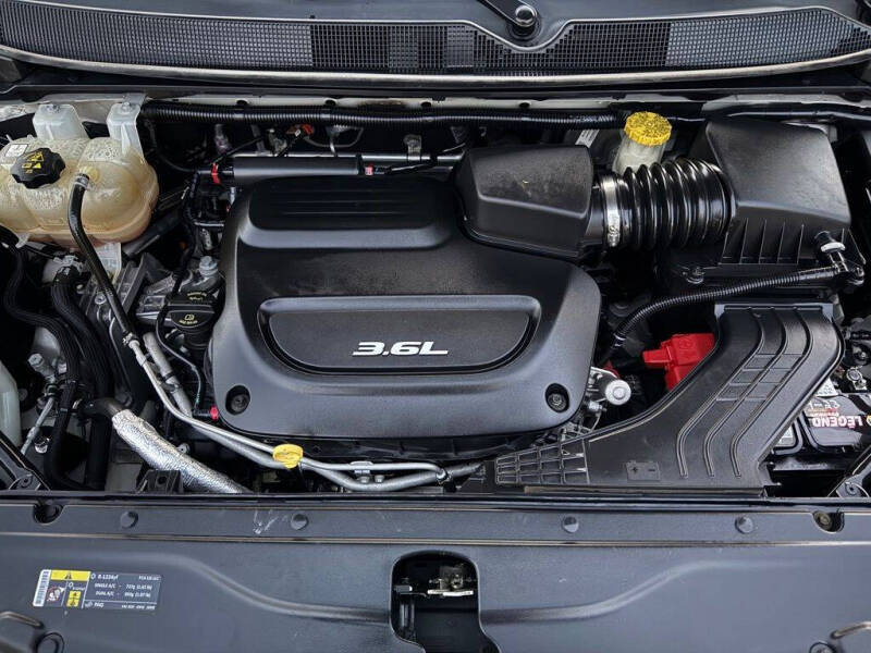 2017 Chrysler Pacifica Touring-L Plus