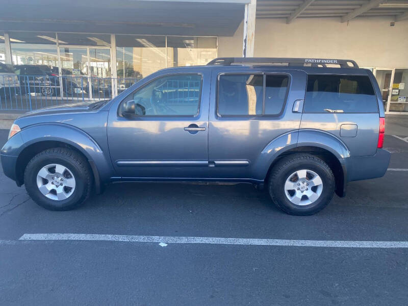 2006 Nissan Pathfinder SE