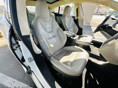 2015 Tesla Model S P85D