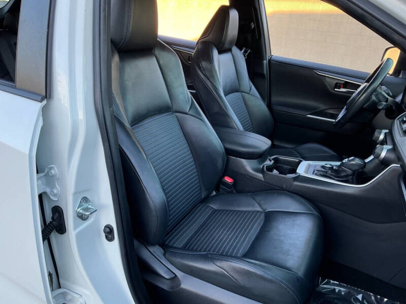 2020 Toyota RAV4 Hybrid XSE