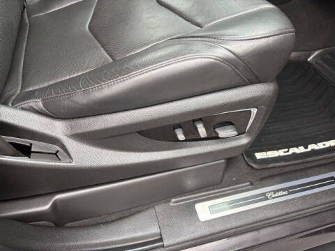 2017 Cadillac Escalade Luxury