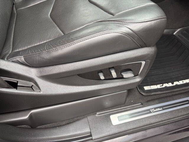 2017 Cadillac Escalade Luxury