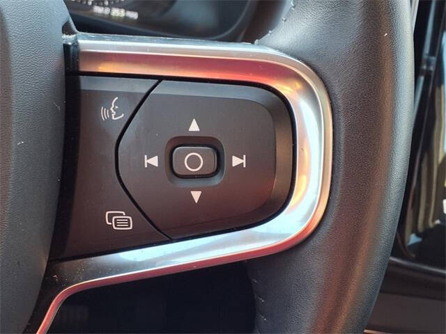 2020 Volvo XC40 T5 Momentum