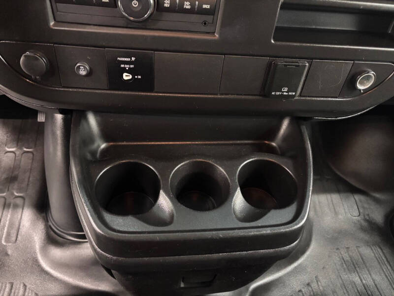 2023 Chevrolet Express 2500