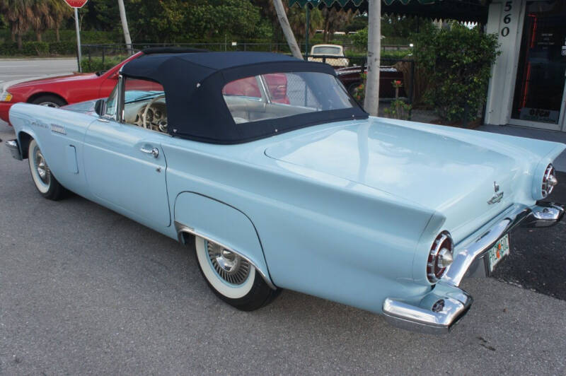 1957 Ford Thunderbird