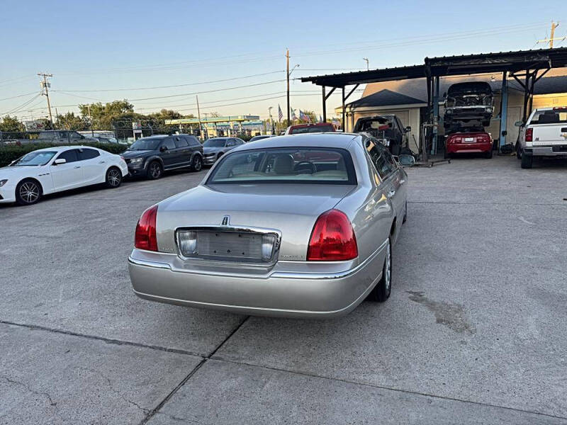 2007 Lincoln Town Car Signature